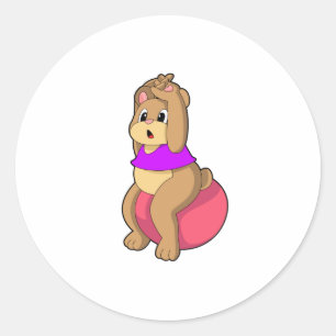 Bär bei Fitness mit Übungsball.PNG Runder Aufkleber