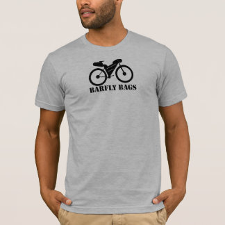 Bar-Fliege sackt Logo-T-Shirt ein T-Shirt