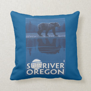 Bär im Mondschein - Sun-Fluss, Oregon Kissen