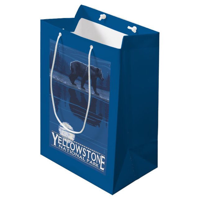 Bär im Mondschein - Yellowstone Nationalpark Mittlere Geschenktüte (Vorderseite Schrägansicht)