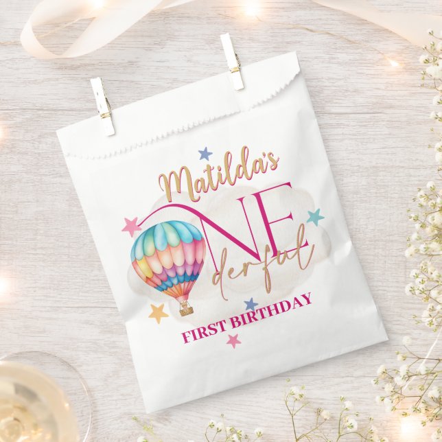 Bär in einem Ballon Weiße Gefälligkeitssäcke Geschenktütchen (Ausgeschnitten)