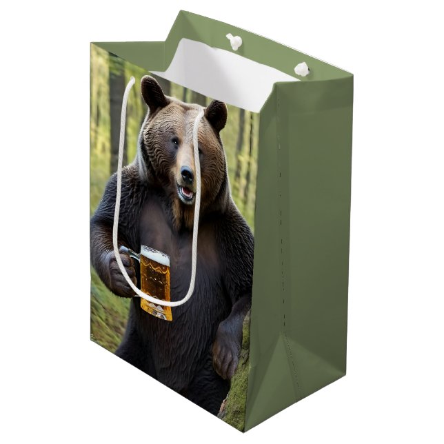 Bär mit Birthday Beer Mittlere Geschenktüte (Vorderseite Schrägansicht)