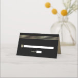 Bar Mitzvah Black Gold Foil Tallit Script Modern Platzkarte<br><div class="desc">Kein Bar Mitzvah Party ist ohne personalisierte Platzkarten komplett. Lass deinen Lieblings-Bar Mitzvah stolz sein, freuen und feiern seinen Meilenstein in seinem perfekt koordinierten Party. Fett, sans Serif Typografie und Imitate goldgezeichnete tallisierte Linien überlagern einen reichen, dramatischen, schwarzen Hintergrund. Auf der Rückseite, weiße Sans Serif Typografie, zusammen mit Imitaten goldene...</div>