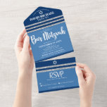 Bar Mitzvah Blue Silver Tallit Modernes, feines Sc All In One Einladung<br><div class="desc">Seien Sie stolz, freuen Sie sich und präsentieren Sie diesen Meilenstein Ihres Lieblings-Bar Mitzvah! Versenden Sie diese coole, einzigartige, moderne, maßgeschneiderte All-in-One-Einladung für eine Veranstaltung, an die Sie sich erinnern können. Fett, weiße Schrift Typografie, Star of David und ein marineblau und Imitate silber Glitzer gestreift tallit inspiriert Grafik Overlay ein...</div>