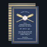 Bar Mitzvah Empfang Details Baseball Themenparty Begleitkarte<br><div class="desc">Kompliment an marineblauen und goldenen Geburtstagsparty oder Bar mitzvah Einladungen mit eleganten Baseball-Thema Empfang-Gehäusekarten. Der gesamte Text ist nach Bedarf einfach zu anpassen oder zu löschen. Die Karte enthält alle Festlichkeiten Ihrer Wahl, wie z.B. Ort des Party, Datum, Uhrzeit, Website, Hosts, etc. Das Design umfasst Baseballschläger aus Imitaten, Deko der...</div>
