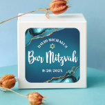 Bar Mitzvah Modern Turquoise Ombre Agate Script Quadratischer Aufkleber<br><div class="desc">Seien Sie stolz, freuen Sie sich und präsentieren Sie diesen Meilenstein Ihres Lieblings-Bar Mitzvah! Nutzen Sie diesen coolen, einzigartigen, modernen, personalisierten Aufkleber, um seinen besonderen Tag zu ergänzen. Weiße Kalligraphie-Schrift, fett-weiße Sans-Serif-Typografie und ein Imitat goldener Star von David überlagern einen tieftürkisfarbenen, aquamarin-blauen Hintergrund mit türkisblauem Agar, der mit Imitaten goldenen...</div>