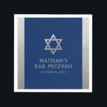 Bar Mitzvah Silver Blue Modern Einfach Personalisi Serviette<br><div class="desc">Elegantes modernes marineblau-silbernes klassisches,  modernes minimalistisches Design personalisierte Bar mitzvah Luncheon und Empfang Servietten mit individuelle Name,  Datum und Star of David. Silber ist ein authentisch aussehendes Imitat Silber Textur Effekt,  NICHT echte Folie.</div>