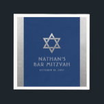 Bar Mitzvah Silver Blue Modern Einfach Personalisi Serviette<br><div class="desc">Elegantes modernes marineblau-silbernes klassisches,  modernes minimalistisches Design personalisierte Bar mitzvah Luncheon und Empfang Servietten mit individuelle Name,  Datum und Star of David. Silber ist ein authentisch aussehendes Imitat Silber Textur Effekt,  NICHT echte Folie.</div>