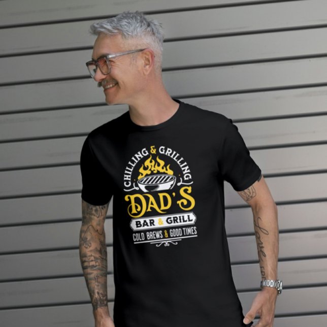 Bar- und Grilldesign von Papa 3 T-Shirt (Von Creator hochgeladen)