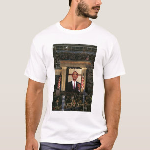 Barak Obama spricht am letzten Abend der T-Shirt