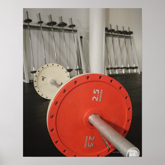 Barbell im Fitnessraum Poster (Vorne)
