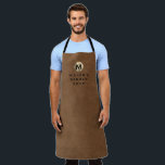 Barbername Brown Suede Gold Monogramm Schürze<br><div class="desc">Die berufliche Schürze zeichnet sich durch ein modernes Design aus,  das auf braunem Wildleder-Hintergrund mit einem goldfähigem,  gebürstetem Metallic-Emblem aus.</div>