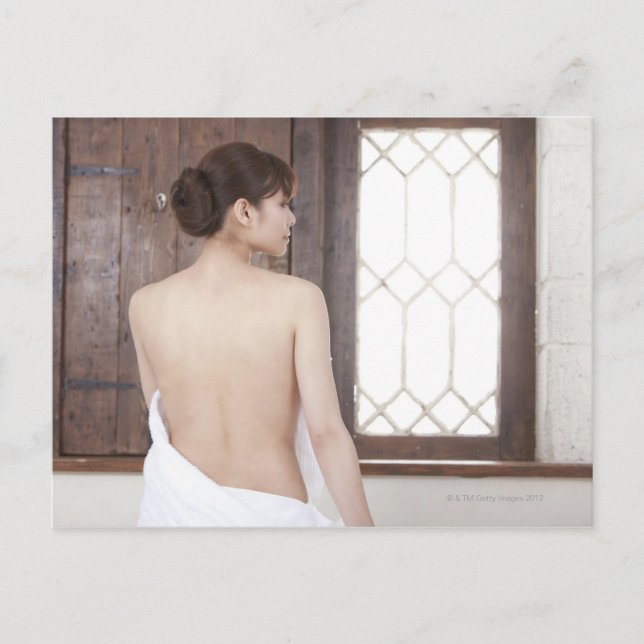 Bare Back of Young Woman Postkarte (Vorderseite)