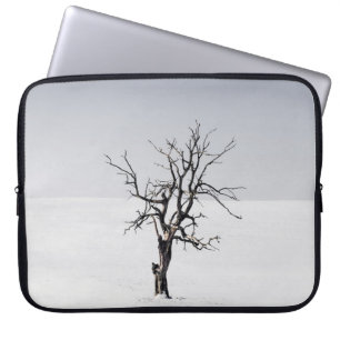 BARE BAUM INMITTEN DES SCHNEES LAPTOPSCHUTZHÜLLE
