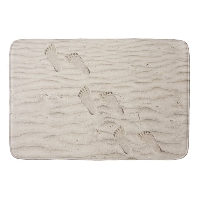 Barefoot Prints in Beach Sand Badematte (Vorderseite)