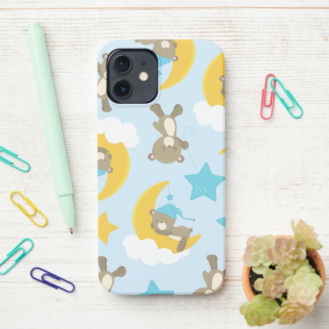 Bärenmuster, Niedliche Bären, Teddybären, Sterne iPhone 12 Hülle (Auf dem Schreibtisch)