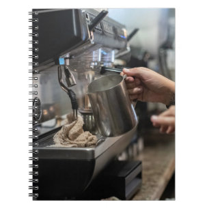Baristas Kunsthandwerk: Die Kunst des Dampfens von Notizblock
