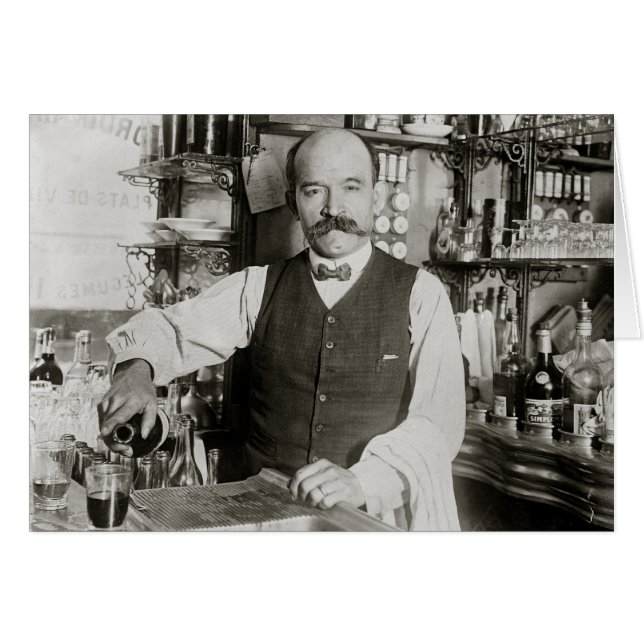 Barkeeper Pouring Drink, 1910 (Vorderseite (Horizontal))