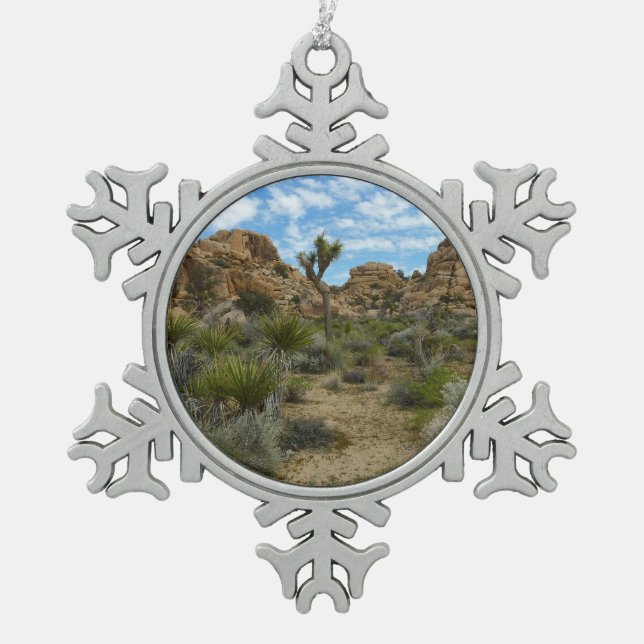 Barker Dam Loop Wandern im Joshua Tree Nationalpar Schneeflocken Zinn-Ornament (Vorderseite)