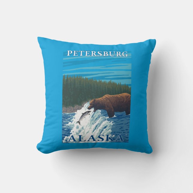 Bärn-Fischen im Fluss- Petersburg, Alaska Kissen (Vorderseite)