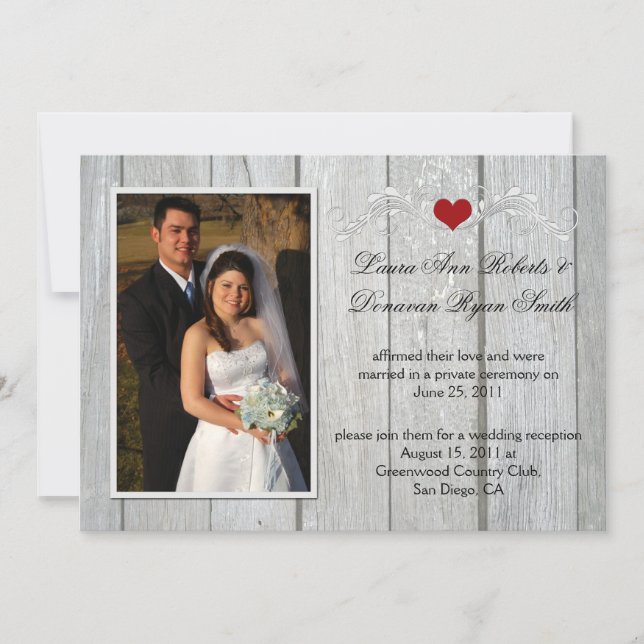 Barn Wood Foto Rotes Herz nach Hochzeit Einladung (Vorderseite)