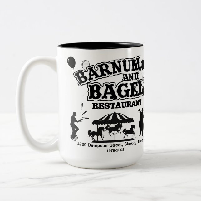 Barnum und Bagel Restaurant, Skokie, Illinois Zweifarbige Tasse (Links)