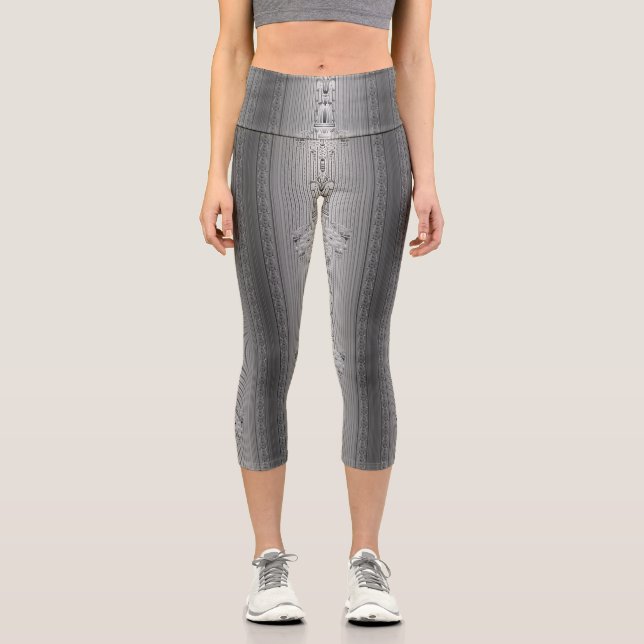 Barockblumenmuster mit grauem Rand Capri Leggings (Vorderseite)