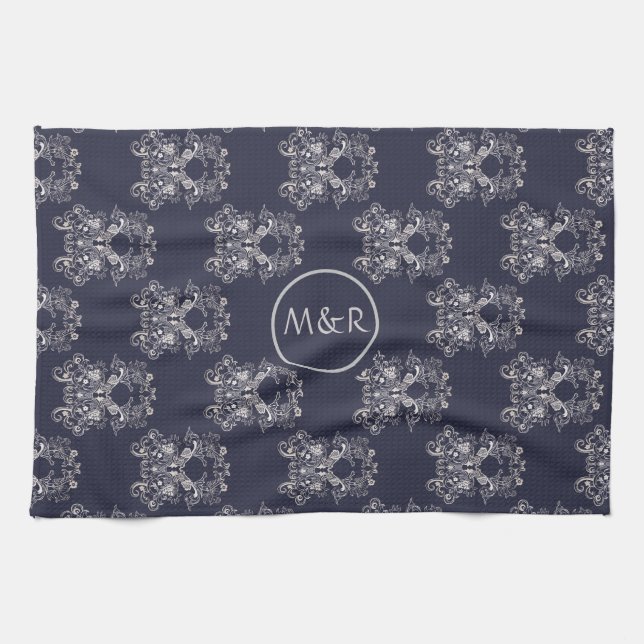 Barockstil Blumen navy Muster. Monogramm. Handtuch (Horizontal)