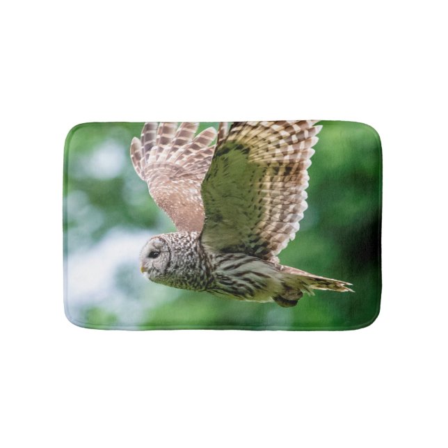 Barred Owl im Flug Badematte (Vorderseite)