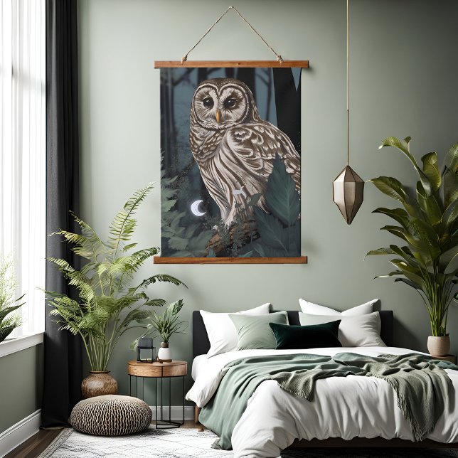 Barred Owl Wild Whimsy Nature Dark Green Forest Ha Wandteppich Mit Holzrahmen (Barred owl enchanted forest hanging tapestry wall art)