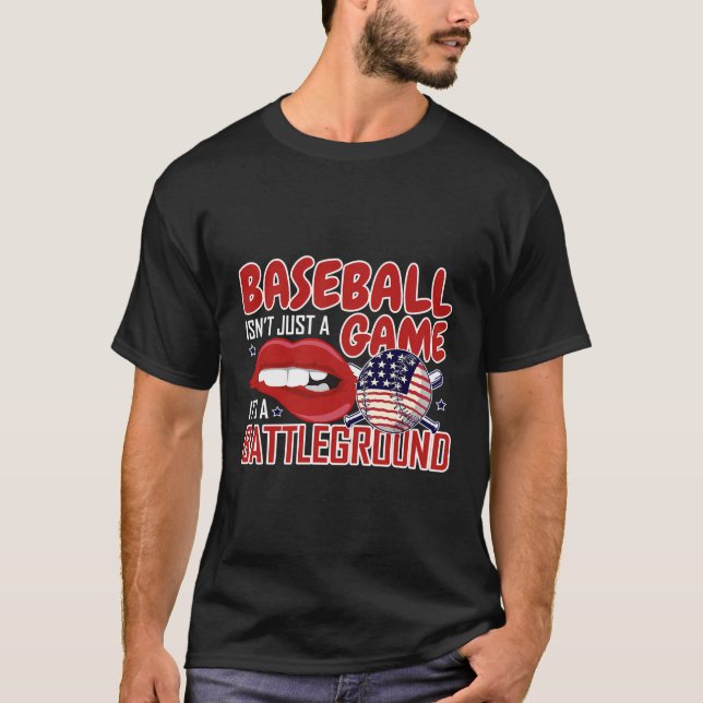 Baseball American Flag Lip Bite Funny Zitat Patriz T-Shirt (Vorderseite)