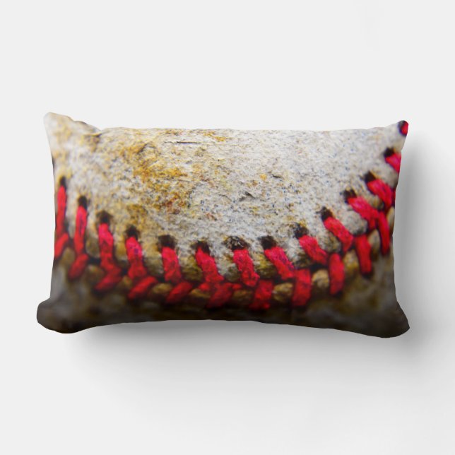 Baseball, der lumbales Kissen näht (Vorderseite)