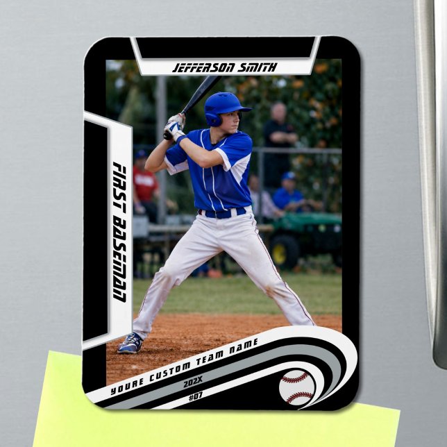Baseball Keepsakes Lebhaft Silber Schwarz Custom Magnet (Baseball Player Magnet in Black with Custom Team Name and White Silver Elements)