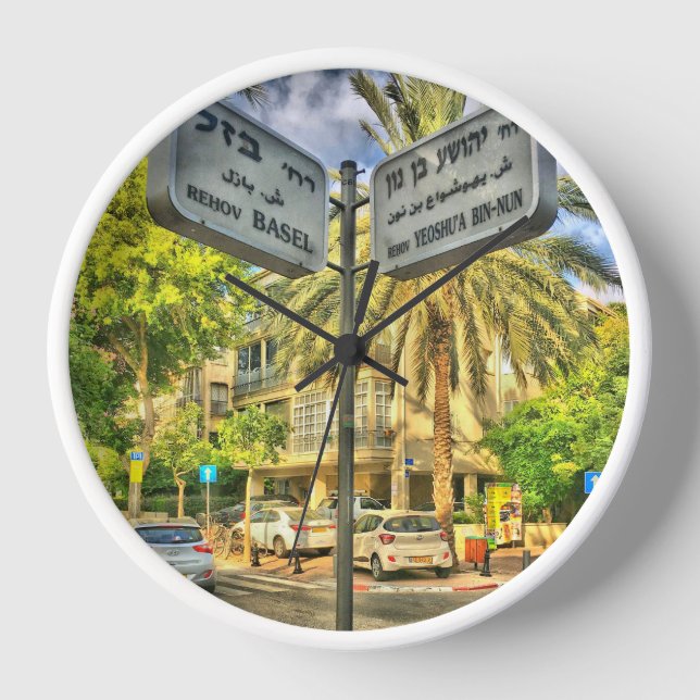 Basel - Yeoshu’a Bin Nun Clock Uhr (Vorderseite)