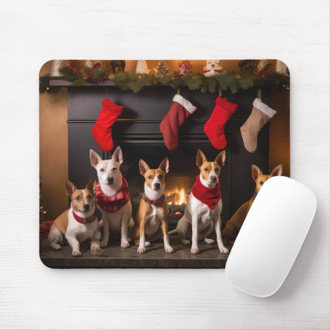 Basenji an der Weihnachtsfeier am Feuerplatz Mousepad (Mit Mouse)