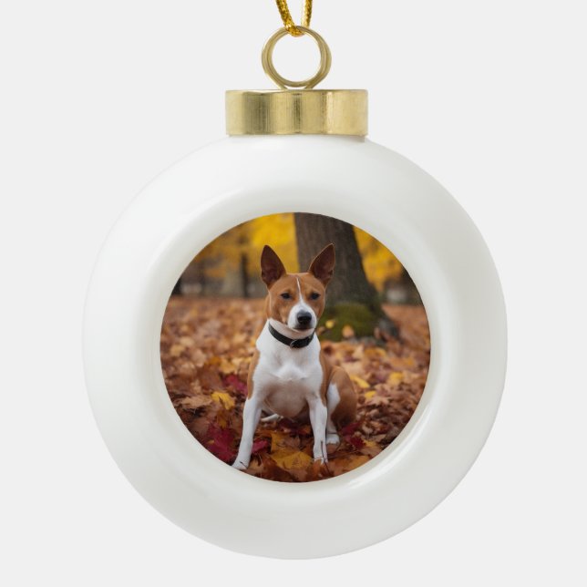 Basenji im Herbst Leaves Fall Inspiriert Keramik Kugel-Ornament (Vorderseite)
