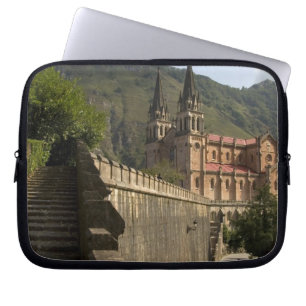 Basilika de Covadonga, nordwestliches Spanien. Laptopschutzhülle