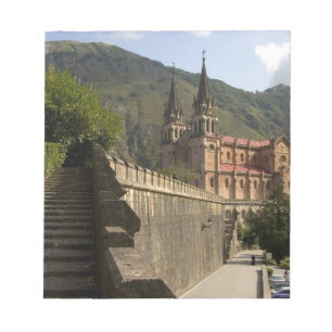 Basilika de Covadonga, nordwestliches Spanien. Notizblock