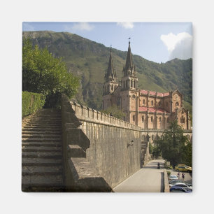 Basilika von Covadonga, nordwestliches Spanien. Magnet