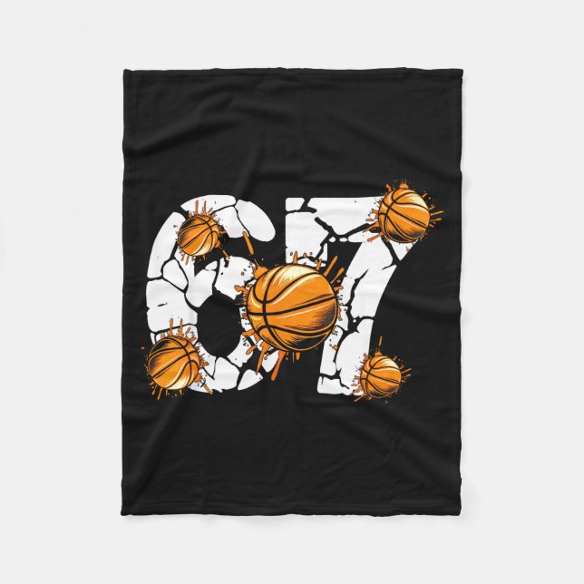 Basketball 67 Six Seven 6 7 Kids Funny Gen Alpha M Fleecedecke (Vorderseite)