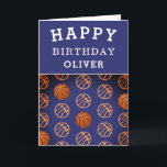 Basketball-Ball Sportart Glück Geburtstag Kind Karte<br><div class="desc">Basketball Ball Sports Pattern Happy Birthday Kid Card. Moderne Basketball-Geburtstagskarte für einen Jungen oder ein Mädchen,  das Basketball . Basketballmuster mit verschiedenen orangefarbenen Basketballbällen in dunkler lila Farbe. Personalisieren Sie sich mit Ihrem Namen.</div>