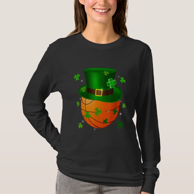 Basketball Hat Kleeblatt Irish St Patrick Day Cost T-Shirt (Vorderseite)