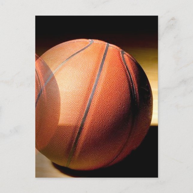 Basketball im Schatten Verschließen vertikaler Pos Postkarte (Vorderseite)