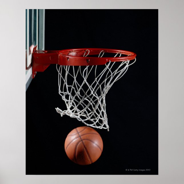 Basketball in Hoop Poster (Vorne)