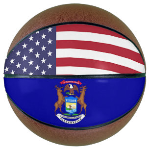 Basketball in voller Größe mit Flagge von Michigan