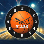 Basketball Personalisierter Individuelle Name Große Wanduhr<br><div class="desc">Basketballuhr mit personalisiertem Namen. Entwickelt von Thisisnotme©</div>