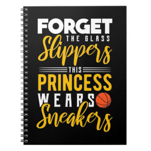 Basketball Princess trägt Sneakers Notizblock