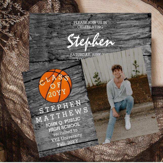 Basketball Rustic Photo Graduation Faire-part (Rustic Barnwood Basketball Player Photo Graduation Announcement and Party Invitation -Print Digital)