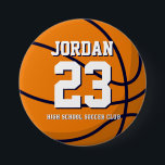 Basketball Spielerschulmannschaft Button<br><div class="desc">Ein perfektes Button für Sportfans, Athleten, Spieler, Trainer oder Kapitän der Basketballmannschaft. Sie können die Formulierung so anpassen, dass sie jedem Event mit diesem Sportthema gerecht wird, sei es Geburtstag, Meisterschaftsfeier oder Party.</div>