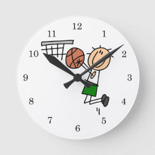 Basketball-Sprungwurf grüne T-Shirts und Geschenke Runde Wanduhr